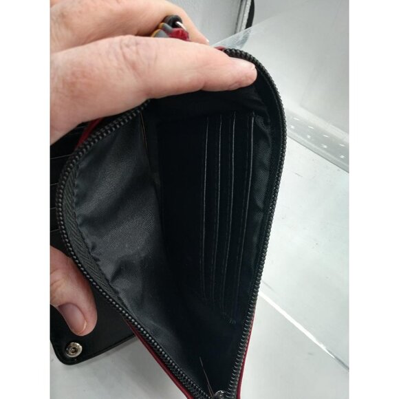 NWOT Harry Potter Hogwarts Gryffindor Red Wallet Wristlet WCard Slots Zippered - Picture 5 of 7